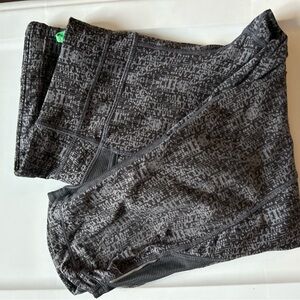 Athleta Gray Patterned Leggings 2/3 length